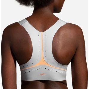 BROOKS | Dare high neck sports bra